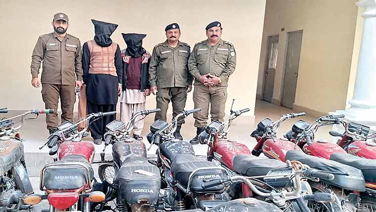 موٹر سائیکل چوری ، 14 مقدمات  میں مطلوب گینگ گرفتار 