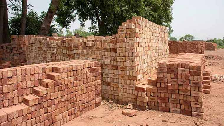 جھنگ :بھٹوں پر اینٹوں کی مہنگے داموں فروخت، انتظامیہ خاموش