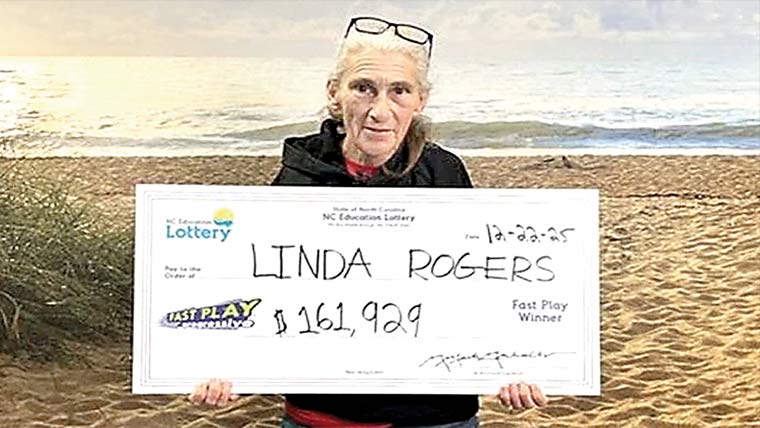 بیٹی کی سالگرہ کے دن امریکی خاتون کی لاٹری لگ گئی