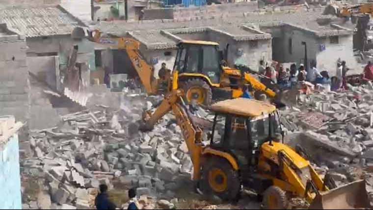 بھارت:مسلمانوں کے 200 گھر  مسمار، 400 خاندان بے گھر 