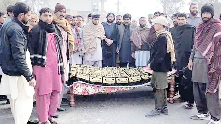  ڈاکٹروں کی غفلت، 3 بچوں کی ماں جاں بحق، لواحقین کا احتجاج