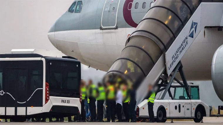 جرمنی:جرائم میں ملوث ایک اور افغان مہاجر ڈی پورٹ 