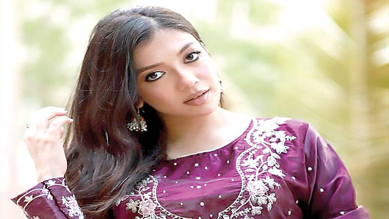 ریحام رفیق کا ذہنی تناؤ  کا شکار ہونے کا انکشاف