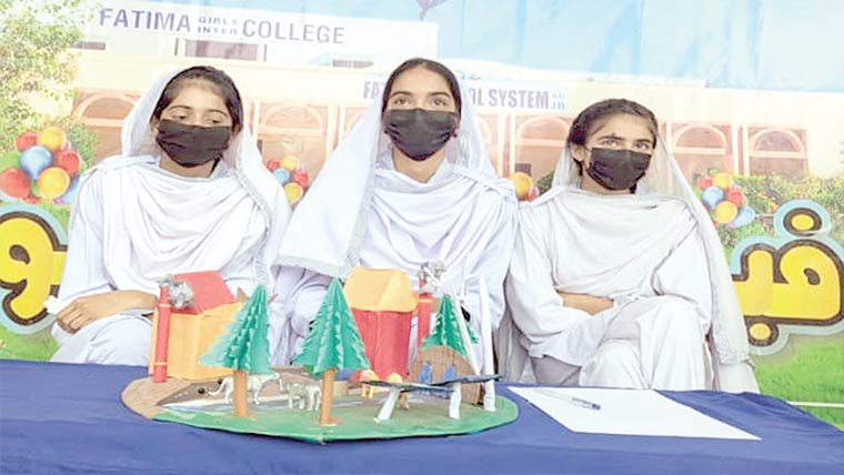 ٹھیکریوالا:دھاندرہ کے نجی سکول میں سائنسی نمائش اور فیملی فیسٹیول