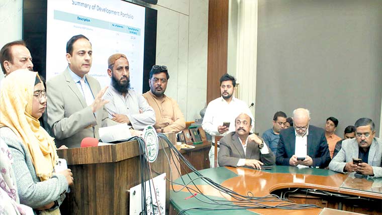 شہر پر 46 ارب روپے خرچ کریں گے ،مرتضیٰ وہاب