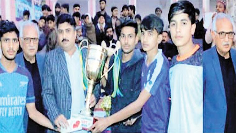 ٹھیکریوالا میں فٹبال ٹورنامنٹ اختتام پذیر، انعامات تقسیم 