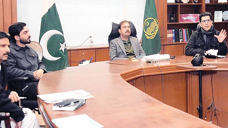 جھنگ :ڈپٹی کمشنر کی زیر صدارت اجلاس، جاری منصوبوں کا جائزہ 