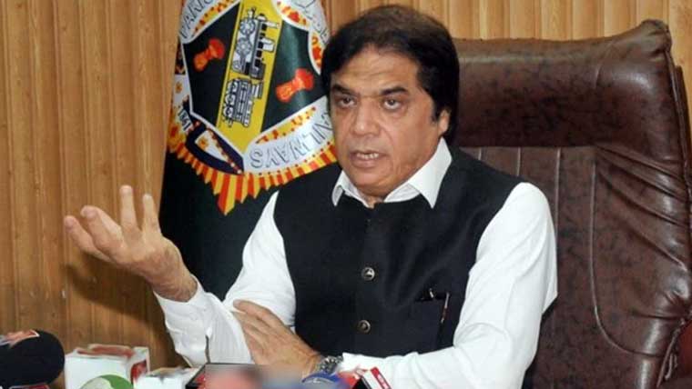 ایمانداری پر کانسٹیبل کیلئے وزیر  ریلوے کاایک لاکھ انعام کااعلان 