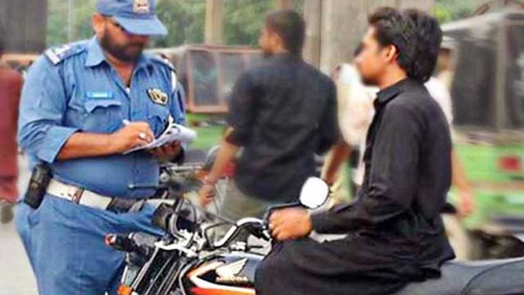 ٹریفک قوانین کی خلاف ورزی میں موٹر سائیکل سوار سرفہرست 