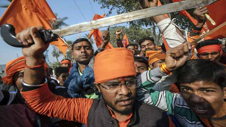 بھارت:ہندوتوا گروپ کی ریلی تلواریں تقسیم ،مسلم مخالف نعرے بازی