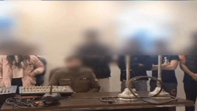 شیشہ پارٹی پر چھاپہ، 5 خواتین سمیت 24 ملزم گرفتار