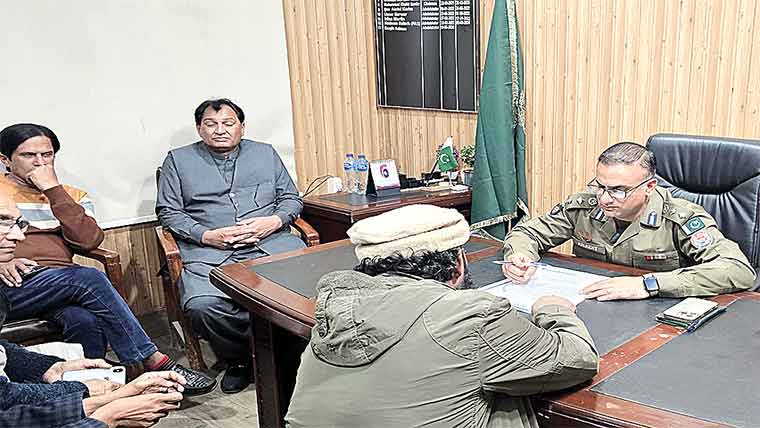  ڈی پی او ٹوبہ ٹیک سنگھ کی پیرمحل میں کھلی کچہری 