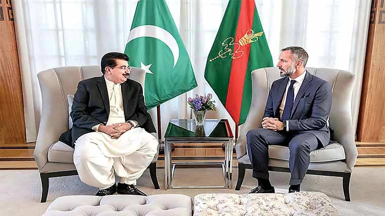 پاکستان:- پرنس کریم آغا کی خدمات کو ہمیشہ یاد رکھا جائیگا:صادق سنجرانی