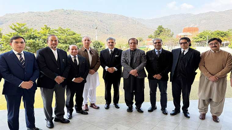 چیف جسٹس سے پی ٹی آئی وفد کی ملاقات،شکایات کے انبار