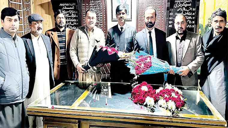 شرافت ناہرا کی قیادت میں گو جرانوالہ  بار ترقی کریگی :اویس غلام نبی گجر