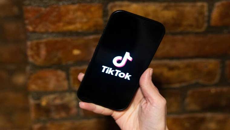  ٹک ٹاک بنانے پرپاکستانی نژاد امریکی بیٹی کو باپ نے قتل کیا