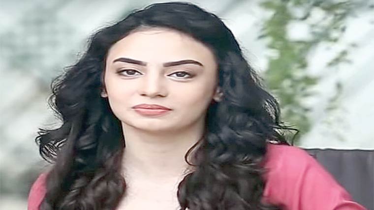  اداکارہ مہر بانو کا شوبز انڈسٹری  میں ہراسانی کا انکشاف 