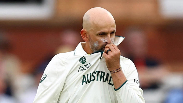 لیون ٹیم کی جیت کے بعد گانا گانے کی ذمہ داری سے سبکدوش