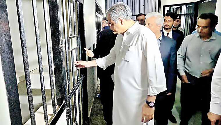  وزیر داخلہ کا ہر رکن پارلیمنٹ کو ممنوعہ بور لائسنس دینے کا اعلان