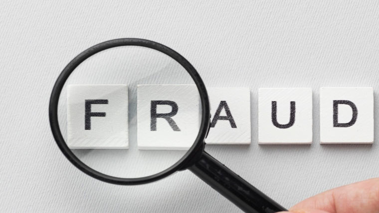 جعلسازوں نے شہری کے لاکھوں  روپے خورد برد کرلئے 