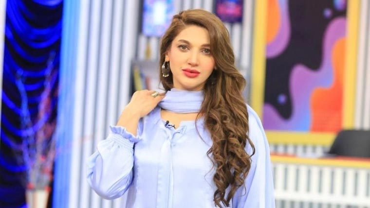 ثناء نواز شو بز انڈسٹری کا دفاع کرنے لگیں