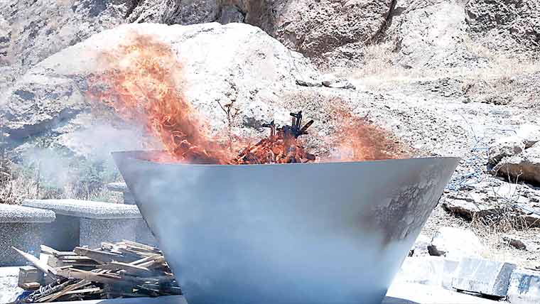 کردستان پارٹی کا مسلح جدوجہد ختم کرنیکا اعلان،ہتھیار جلا دئیے