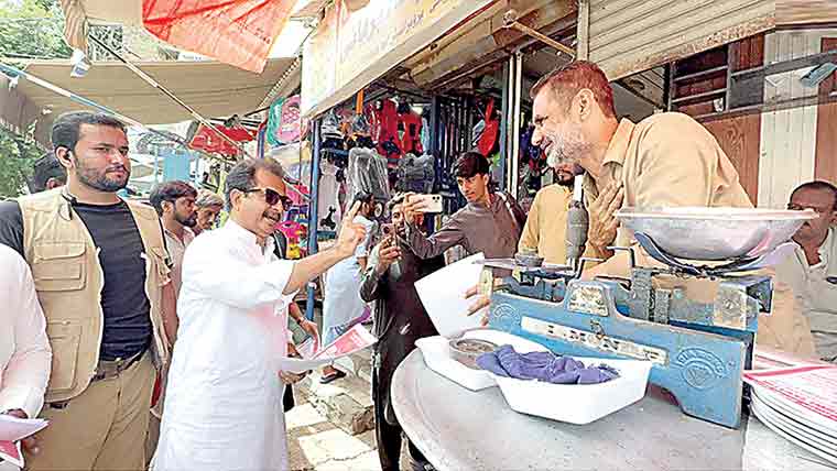  شیر افضل نے پارٹی کو نقصان  پہنچایا، اسی لیے نکالا گیا،حلیم عادل 