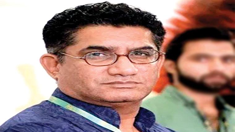  اداکاراؤں کو واشنگ مشین میں  ڈالنے کو دل کرتا ہے :خاور ریاض 