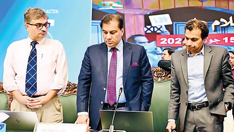 آخری روز:سی ڈی اے کے 8کمرشل پلاٹس،4دکانیں19.56ارب میں نیلام