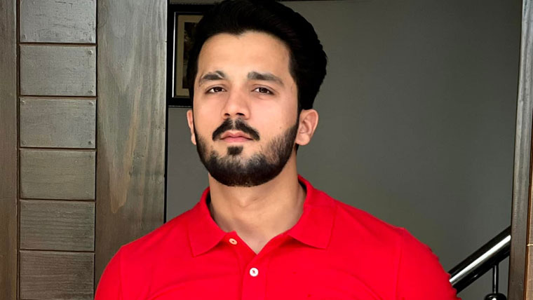  یوٹیوبر رجب بٹ کے گھر پر  موٹرسائیکل سواروں کی فائرنگ 