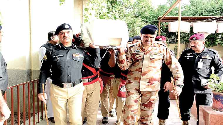 بلوچستان :پولیس قافلے پر حملہ،قائم مقام ڈی ایس پی سمیت2اہلکار شہید