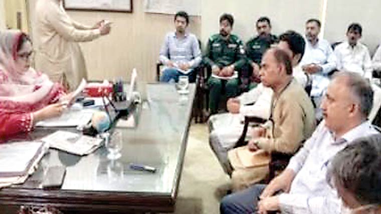 شورکوٹ : فلڈ کیمپس امدادی سامان کی دستیابی یقینی بنانے کا حکم 