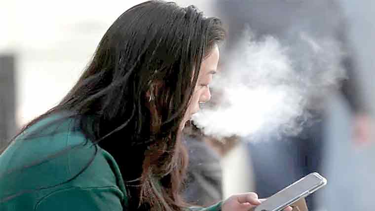 حاملہ خواتین کا ویپنگ کرنا بچے کی صحت کیلئے خطرناک قرار