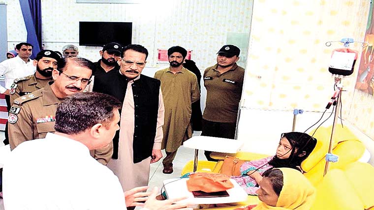 ڈی پی او ریاض ناز کی تھیلے سیمیا  کے مریض بچوں سے ملاقات