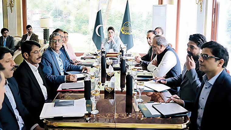 1200مثالی گاؤں منصوبہ کا جائزہ،عوامی ضروریات مدنظررکھی جائینگی:مریم نواز