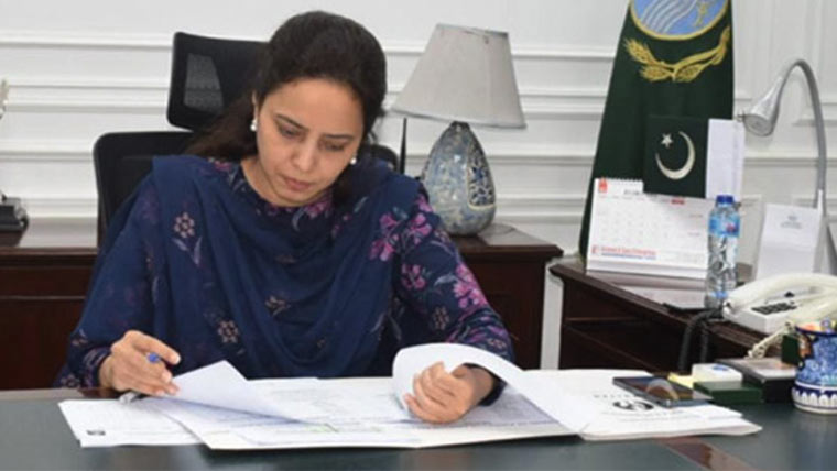 کمشنر کامریم نواز ہیلتھ کلینک چک نمبر258ر ب کا معائنہ 