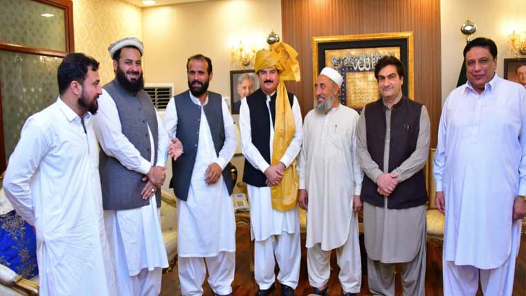 گورنر کے پی کے سے پی پی پی  اپر وزیرستان کے جرگہ کی ملاقات