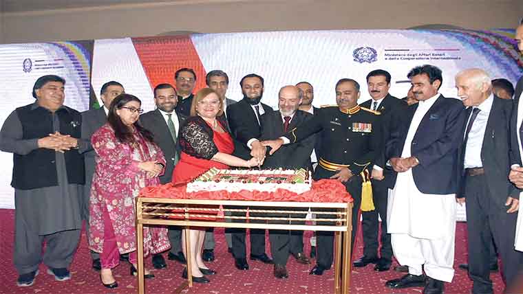 پاکستان،اٹلی اقتصادی کمیشن اجلاس کی میزبانی کے منتظر،عطا تارڑ