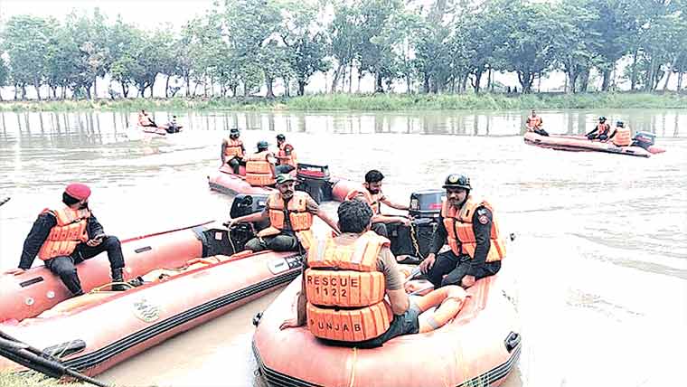 ریسکیو 1122 کی سیلابی صورت  حال سے نمٹنے کیلئے مشق کا انعقاد