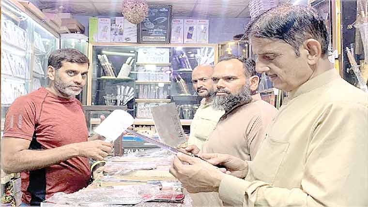 خام مال ،مہنگی بجلی سے چاقو چھری کی صنعت مشکلات کا شکار 