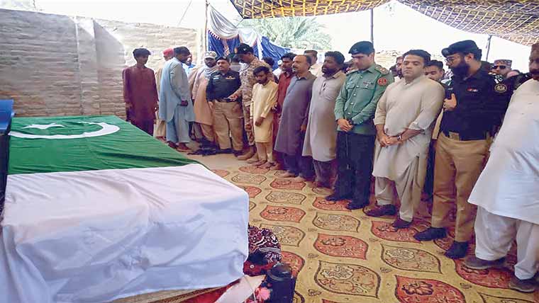 کندھکوٹ:وزیرستان میں شہید  پاک فوج کے جوان کی تدفین