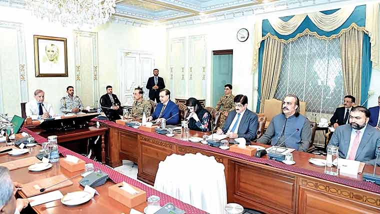 نئے آبی ذخائر،فنڈنگ کیلئے کمیٹی قائم،یہ دلیرانہ فیصلے کرنے کا وقت:شہباز شریف