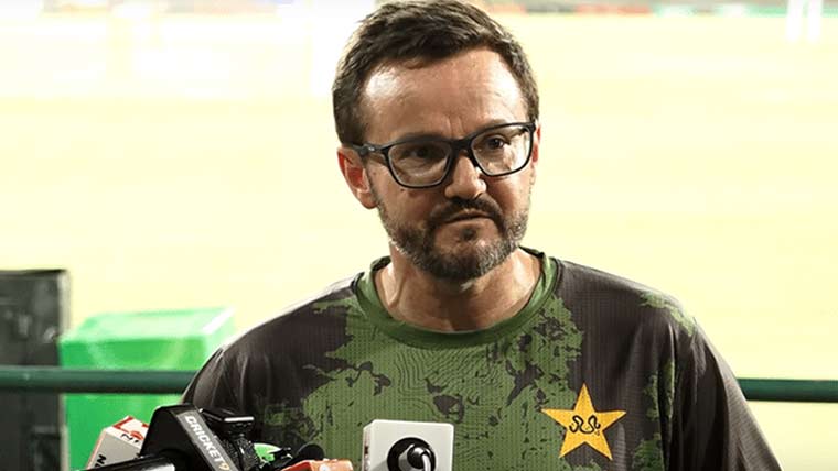 مائیک ہیسن قومی کرکٹ ٹیم کو قوم کا فخر بنانے کیلئے پر عزم 