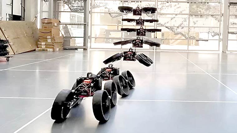 کیلیفورنیا میں بیک وقت اُڑنے اور چلنے والے ڈرونز