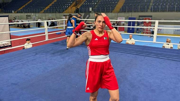 ورلڈ باکسنگ چیلنج، پاکستان کی  لاورا اکرم کو سیمی فائنل میں شکست