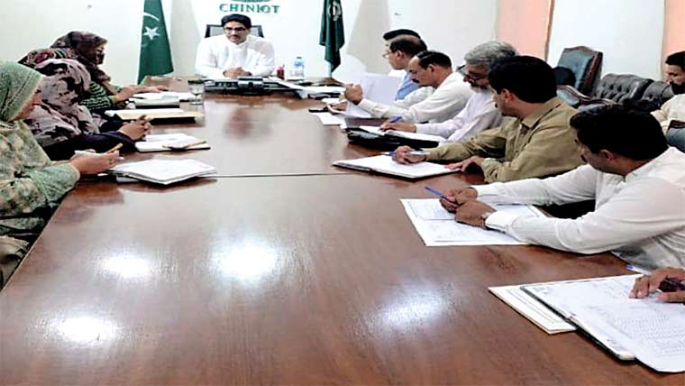 چنیوٹ:ڈپٹی کمشنر کی زیر صدارت ڈسٹرکٹ سکول کونسلز کا اجلاس 