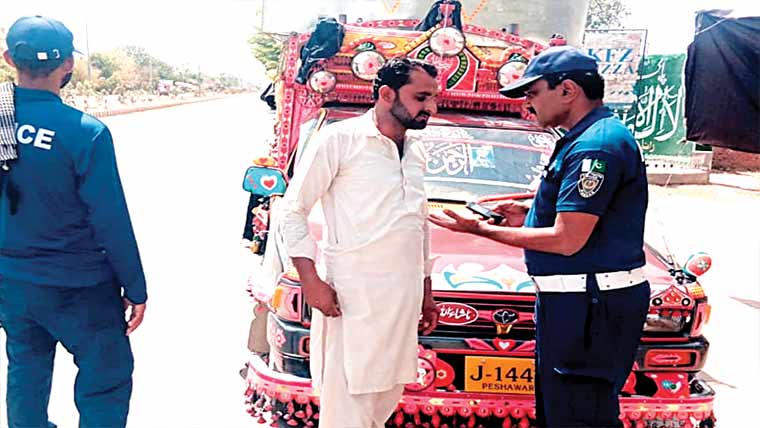 163اوورلوڈ جھوٹی بڑی گاڑیوں کیخلاف  ایکشن ‘1لاکھ،22ہزار روپے جرمانہ 