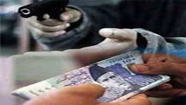 ڈاکوؤں نے 2 شہریوں سے 12 لاکھ لوٹ لیے