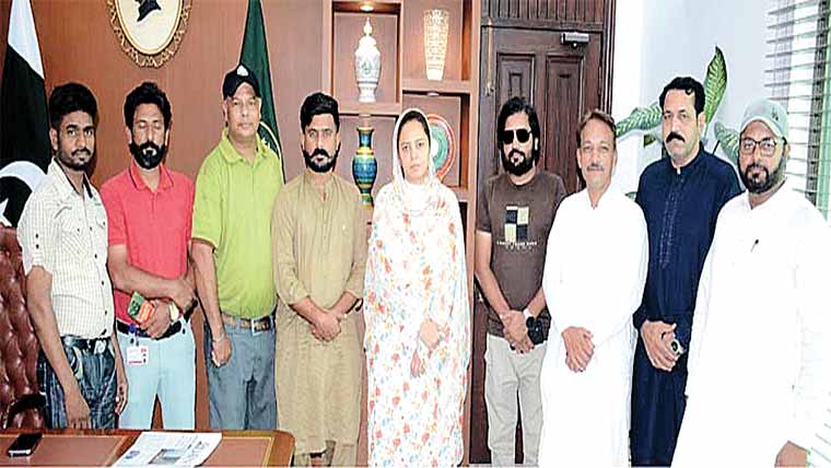 ڈویژنل کمشنر سے ینگ میڈیا ایسوسی ایشن کے وفد کی ملاقات