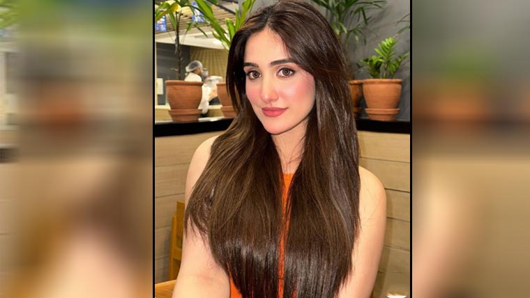 ہفتے میں دو بار پھول دینے والے سے شادی کرونگی:عائزہ اعوان 